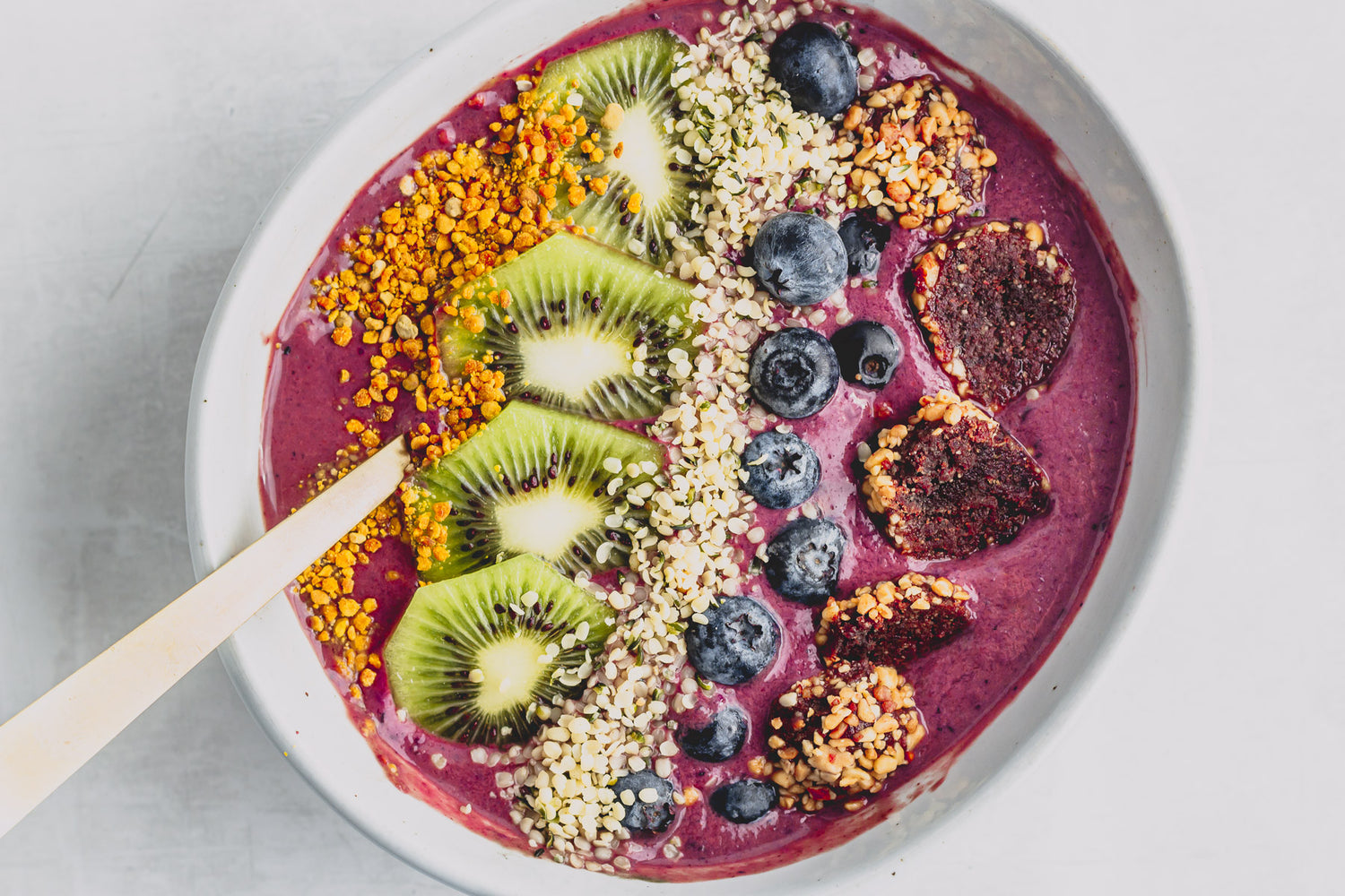 Energizing Açai Superfood Smoothie Bowl